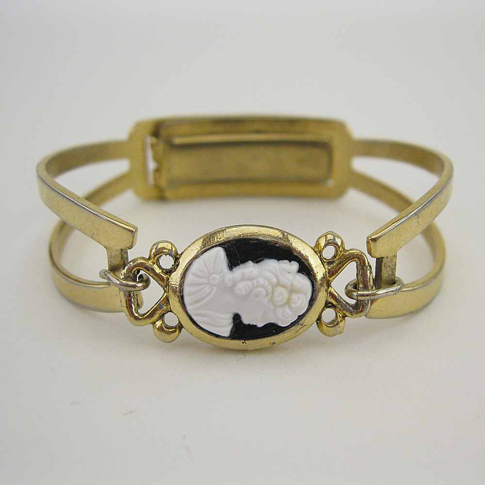 Cameo Bracelet Hillary's Handmade